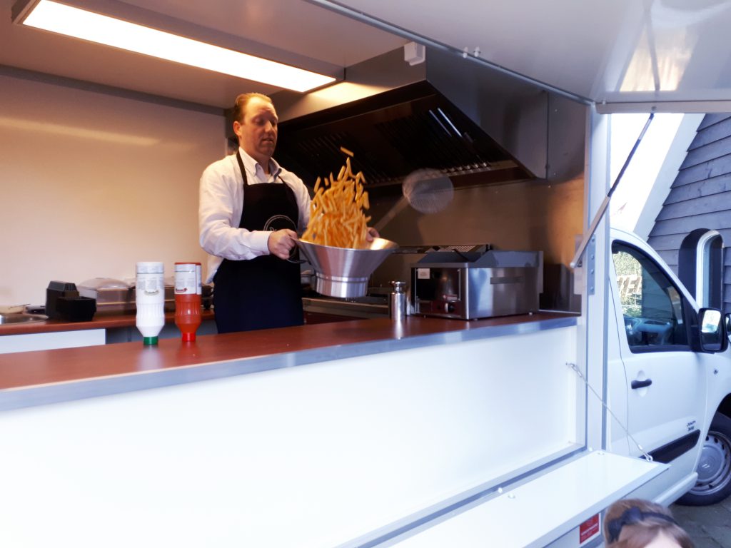 Foodtruck Twente, snackwagen huren, snackwagen twente, snackwagen boeken twente, snackwagen markelo